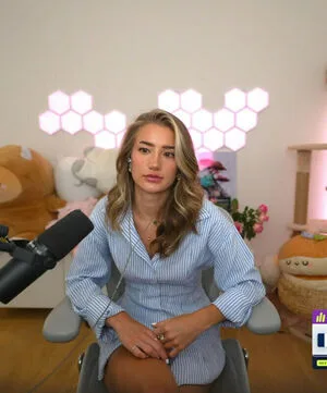 Astabush OnlyFans Leaked Free Thumbnail Picture - #5vq2Cx6pT4