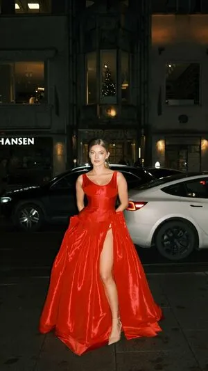 Astrid S OnlyFans Leaked Free Thumbnail Picture - #S8BNoaGCnF