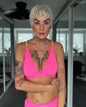 Astrid Zeegen Holt OnlyFans Leaked Free Thumbnail Picture - #R0RCVbDjY0