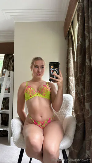 Astridwett OnlyFans Leaked Free Thumbnail Picture - #e2TtLDEOKv