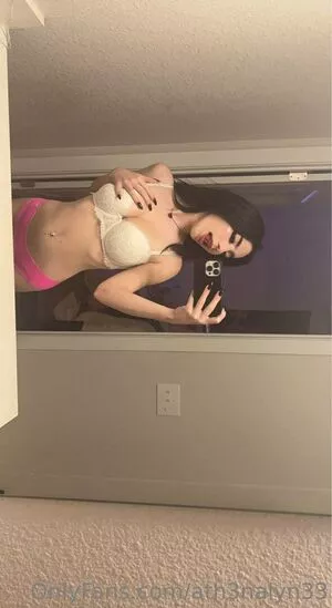 Ath3nalyn33 OnlyFans Leaked Free Thumbnail Picture - #0UtogcGy1c