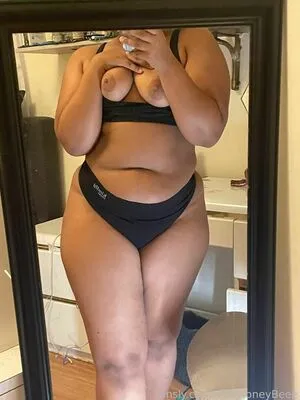 Atomichoneybee OnlyFans Leaked Free Thumbnail Picture - #4CockO9FXs