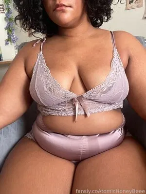 Atomichoneybee OnlyFans Leaked Free Thumbnail Picture - #6GzTamJJQw