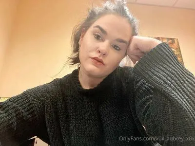 Aubrey OnlyFans Leaked Free Thumbnail Picture - #ntnu8c7cLp