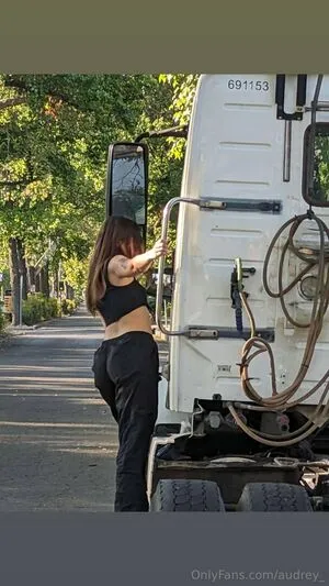 Audrey_ OnlyFans Leaked Free Thumbnail Picture - #KibLfsYQUw