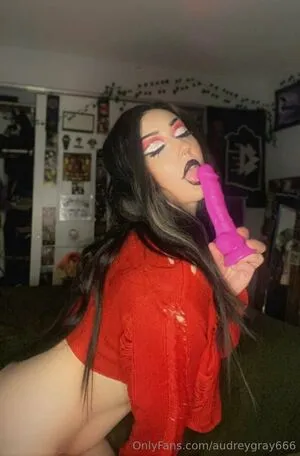 Audreygray666 OnlyFans Leaked Free Thumbnail Picture - #AKespDOLAd
