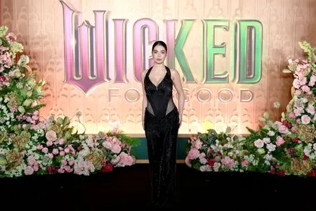 Aulii Cravalho OnlyFans Leaked Free Thumbnail Picture - #96a2V4X587