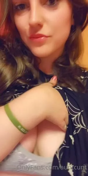 auntcunt OnlyFans Leaked Free Thumbnail Picture - #GTHuz1ECek