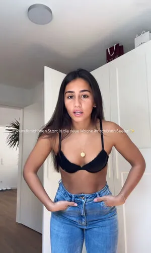 Aurelia Lamprecht OnlyFans Leaked Free Thumbnail Picture - #Mfywg4Q942