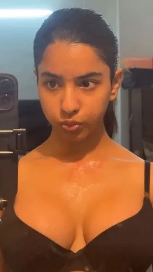 Aurora Sinclair OnlyFans Leaked Free Thumbnail Picture - #78KlinBiB7