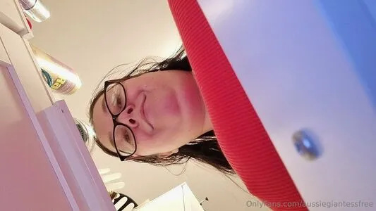 Aussiegiantessfree OnlyFans Leaked Free Thumbnail Picture - #51n4ppswUt