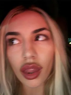 Ava Max OnlyFans Leaked Free Thumbnail Picture - #1ninVavN4n