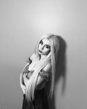 Ava Max OnlyFans Leaked Free Thumbnail Picture - #32QU8DYN4k