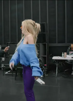 Ava Max OnlyFans Leaked Free Thumbnail Picture - #3zord5lrf4