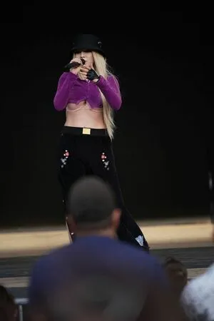 Ava Max OnlyFans Leaked Free Thumbnail Picture - #4acBeKrvbb