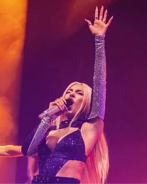 Ava Max OnlyFans Leaked Free Thumbnail Picture - #6NRSenPrdP