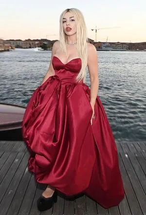 Ava Max OnlyFans Leaked Free Thumbnail Picture - #9I7zV3IsxF