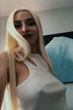 Ava Max OnlyFans Leaked Free Thumbnail Picture - #B9z4j01JQv