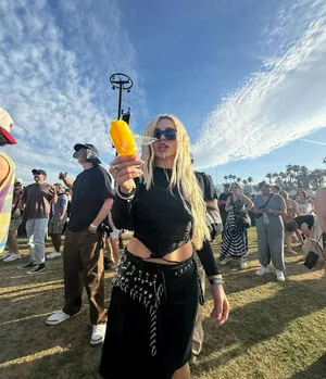 Ava Max OnlyFans Leaked Free Thumbnail Picture - #C7Ro6MoksZ