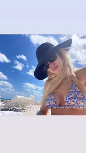 Ava Max OnlyFans Leaked Free Thumbnail Picture - #CaMhSmEN6u