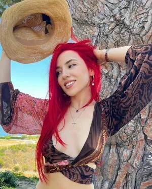 Ava Max OnlyFans Leaked Free Thumbnail Picture - #Cs1M2UgpV4