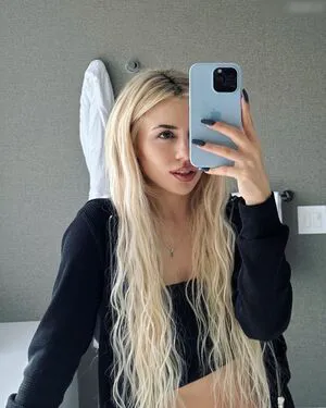 Ava Max OnlyFans Leaked Free Thumbnail Picture - #EMhc1IfKX1