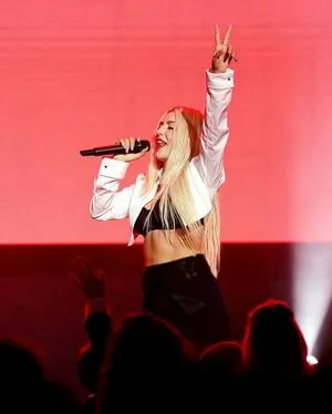 Ava Max OnlyFans Leaked Free Thumbnail Picture - #G2amBb7Ur4