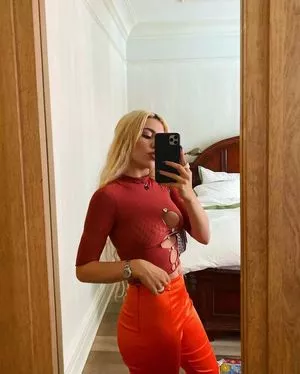 Ava Max OnlyFans Leaked Free Thumbnail Picture - #GgLyKrY3Gx