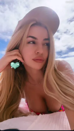 Ava Max OnlyFans Leaked Free Thumbnail Picture - #GrasJXU7Yx