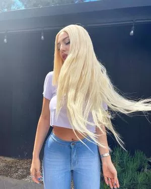 Ava Max OnlyFans Leaked Free Thumbnail Picture - #GwG3IFQr0M