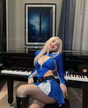 Ava Max OnlyFans Leaked Free Thumbnail Picture - #Hr2jER27EV