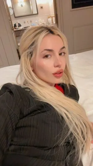 Ava Max OnlyFans Leaked Free Thumbnail Picture - #IvtK93YcRj