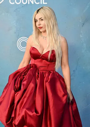 Ava Max OnlyFans Leaked Free Thumbnail Picture - #L00SXEJ2Ds