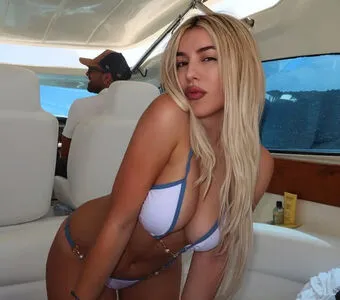 Ava Max OnlyFans Leaked Free Thumbnail Picture - #L5BJj1nic2