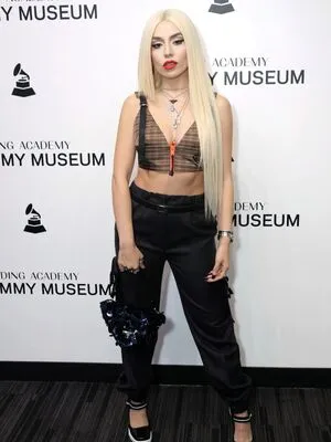 Ava Max OnlyFans Leaked Free Thumbnail Picture - #M33CSx3DEi