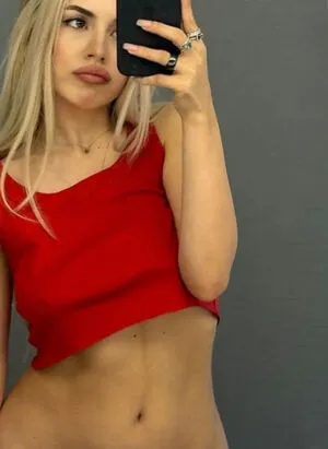 Ava Max OnlyFans Leaked Free Thumbnail Picture - #MArH19AZ41