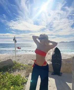 Ava Max OnlyFans Leaked Free Thumbnail Picture - #NnibZpuY5Q