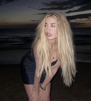 Ava Max OnlyFans Leaked Free Thumbnail Picture - #Nq1eozd9Ys