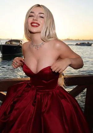 Ava Max OnlyFans Leaked Free Thumbnail Picture - #OFgm6vMb69