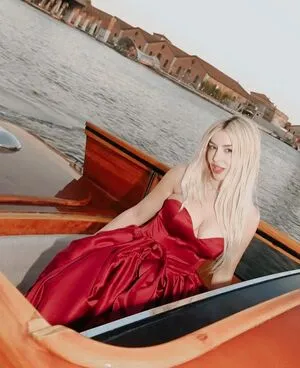 Ava Max OnlyFans Leaked Free Thumbnail Picture - #OIusxzeYGh