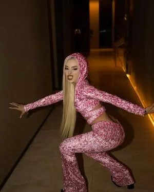 Ava Max OnlyFans Leaked Free Thumbnail Picture - #P7mcX1I9j9