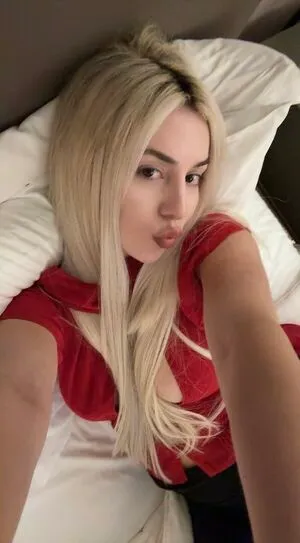 Ava Max OnlyFans Leaked Free Thumbnail Picture - #RC9Y5RlpN8