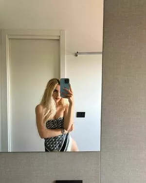 Ava Max OnlyFans Leaked Free Thumbnail Picture - #RSK7Dpoog1