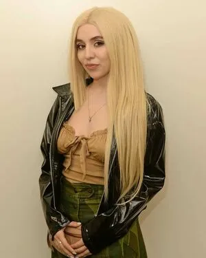 Ava Max OnlyFans Leaked Free Thumbnail Picture - #S0yU3laVU1