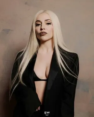 Ava Max OnlyFans Leaked Free Thumbnail Picture - #UX8zKxtkWY