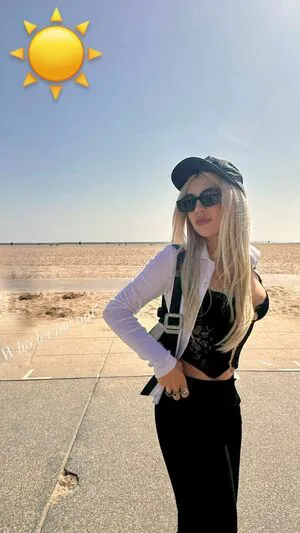 Ava Max OnlyFans Leaked Free Thumbnail Picture - #WwvIgOhF1a