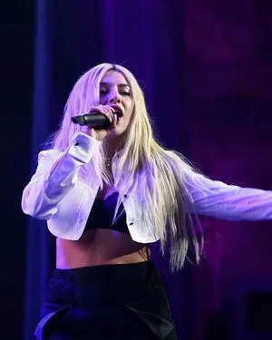 Ava Max OnlyFans Leaked Free Thumbnail Picture - #Xev0Yf05m1