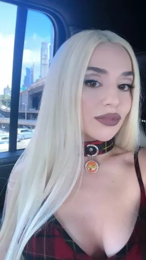 Ava Max OnlyFans Leaked Free Thumbnail Picture - #aAwQVuAeL9