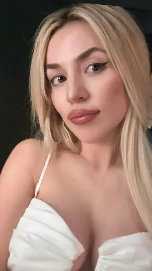 Ava Max OnlyFans Leaked Free Thumbnail Picture - #d4yOj2HWzK