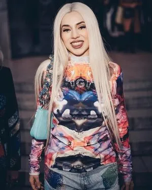 Ava Max OnlyFans Leaked Free Thumbnail Picture - #dp5Gx1g4gt